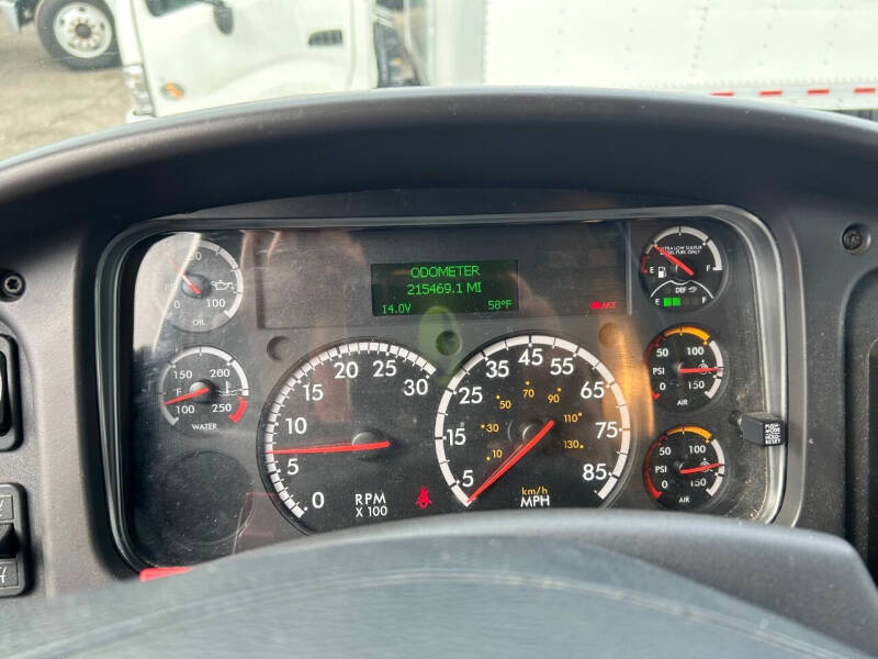 2018 Freightliner M2 106