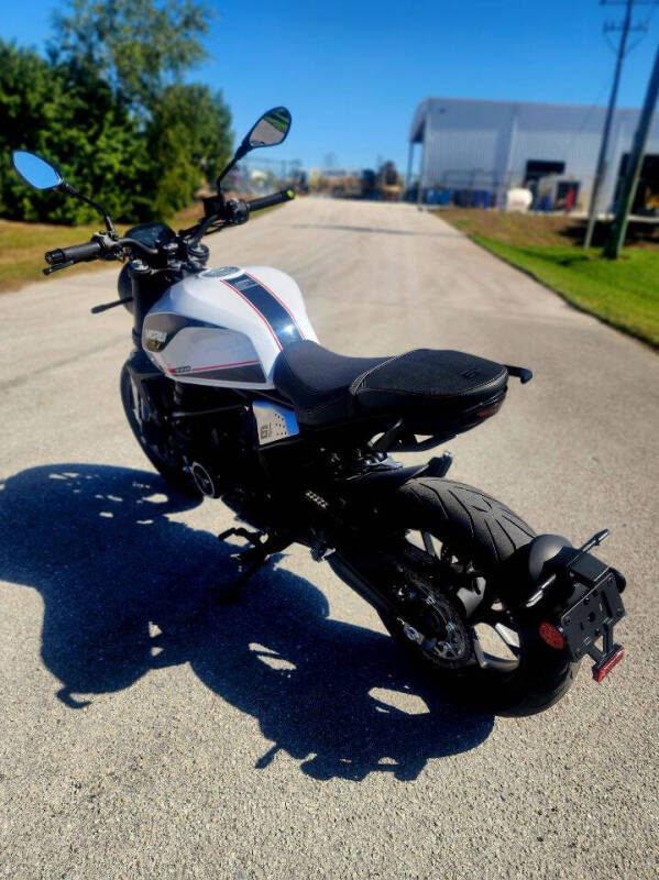 2023 Moto Morini STR 650