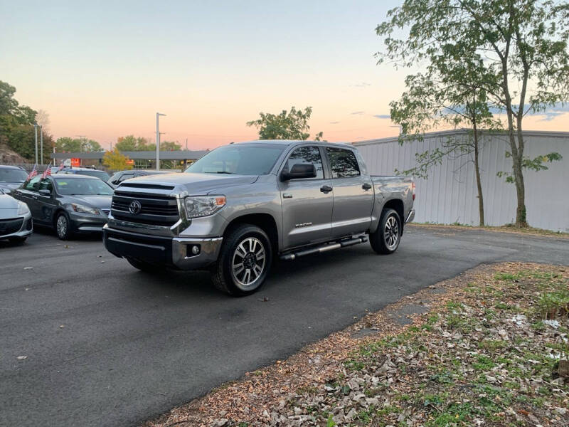 2015 Toyota Tundra null photo 10