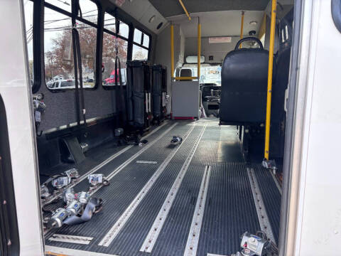 2014 Ford E-Series E-350 SD