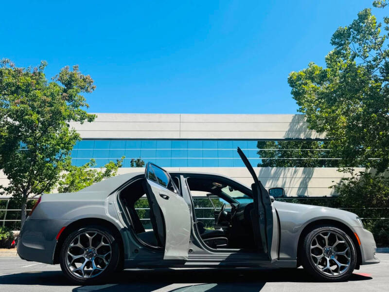 2018 Chrysler 300 S