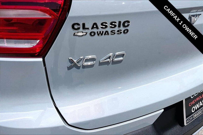 2024 Volvo XC40 B5 Plus Bright Theme