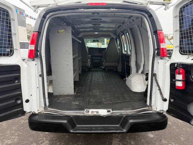 2022 Chevrolet Express 2500