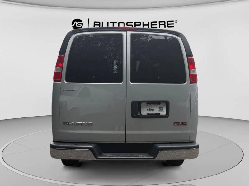 2023 GMC Savana 2500