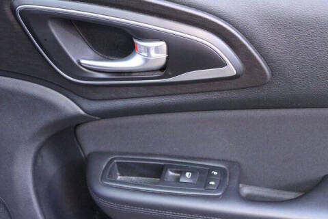 2016 Chrysler 200 LX