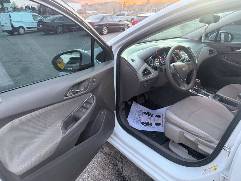 2017 Chevrolet Cruze LT Auto