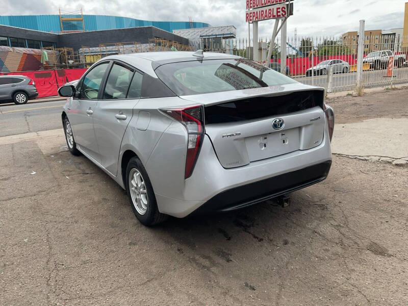 2017 Toyota Prius Three Touring