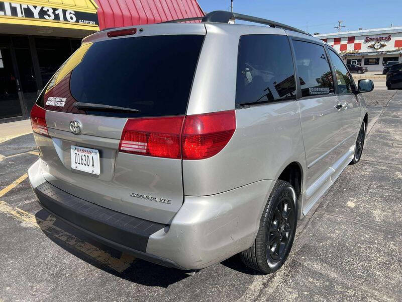 2004 Toyota Sienna