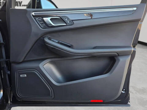 2020 Porsche Macan S