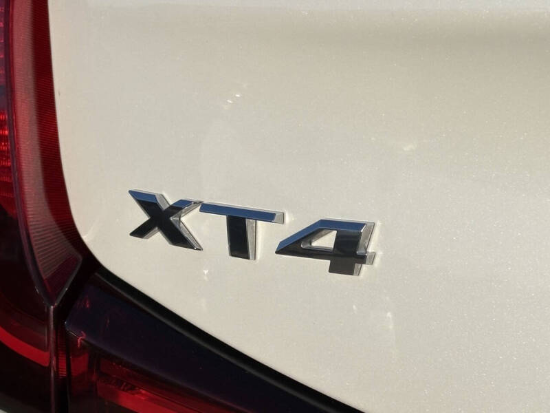 2020 Cadillac XT4 Premium Luxury