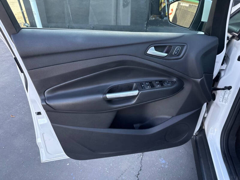 2017 Ford C-MAX Energi Titanium