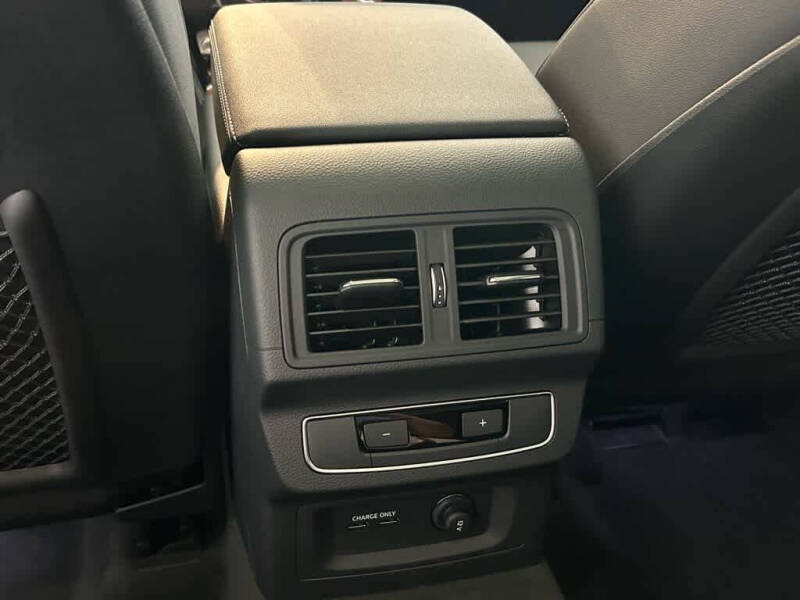 2025 Audi Q5 quattro Premium Plus 40 TFSI