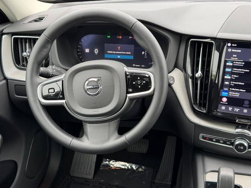 2025 Volvo XC60 B5 Plus Dark Theme