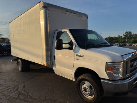 2017 Ford E-Series E-450 SD