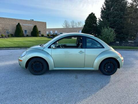 2010 Volkswagen New Beetle for sale at JE Autoworks LLC in Willoughby OH
