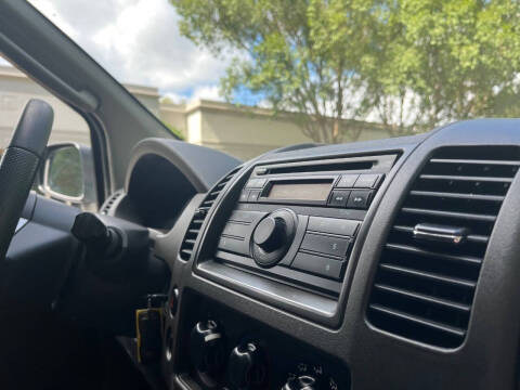 2011 Nissan Pathfinder LE