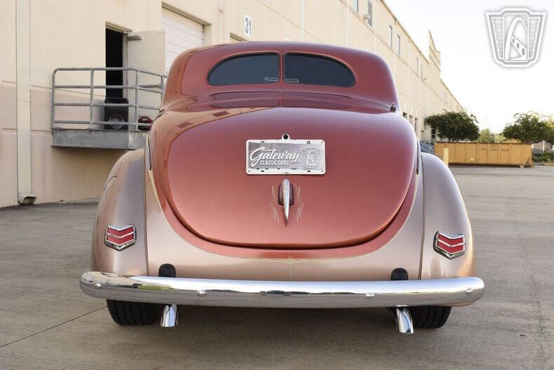 1940 Ford Deluxe