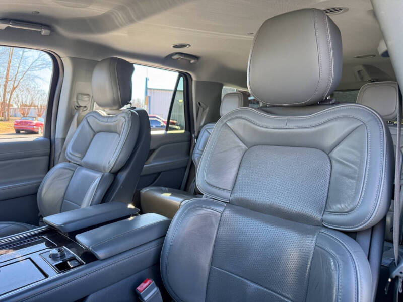 2018 Lincoln Navigator Select