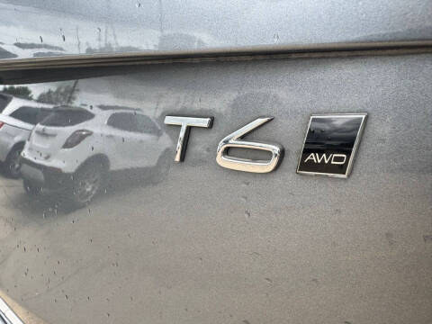 2016 Volvo XC90 T6 Momentum