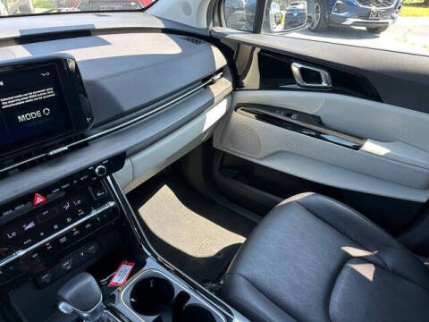 2024 Kia Carnival EX