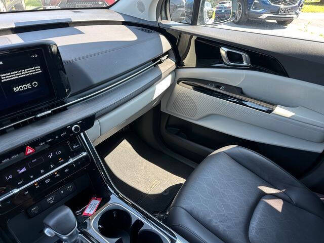 2024 Kia Carnival EX