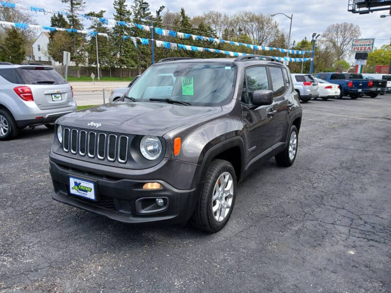 Used 2016 Jeep Renegade Latitude with VIN ZACCJBBT2GPD93310 for sale in Milwaukee, WI