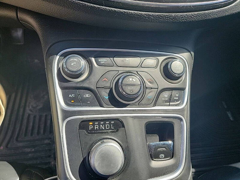 2015 Chrysler 200 C
