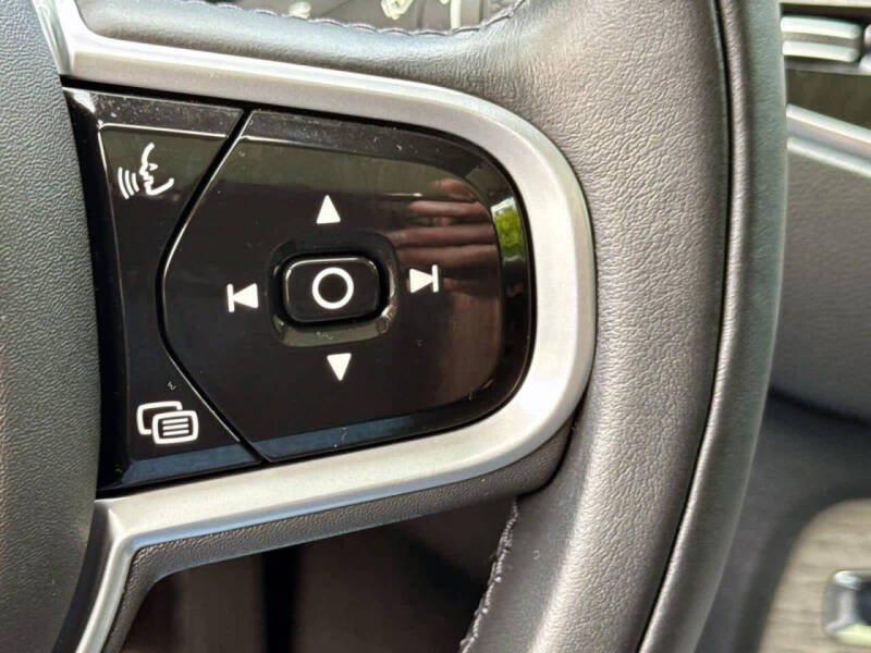 2022 Volvo XC90 T6 Inscription 7-Passenger