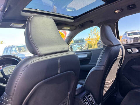 2019 Volvo XC40 T5 R-Design