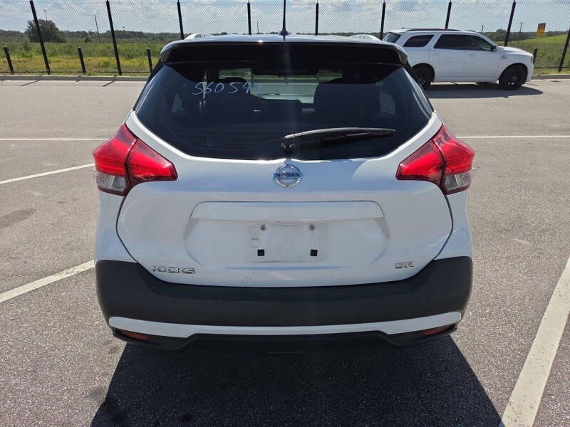 2019 Nissan Kicks SR