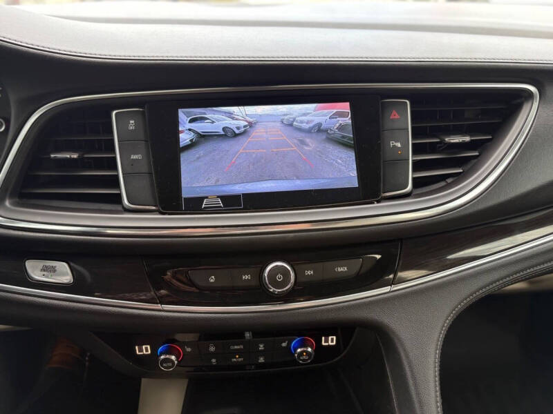 2021 Buick Enclave Essence