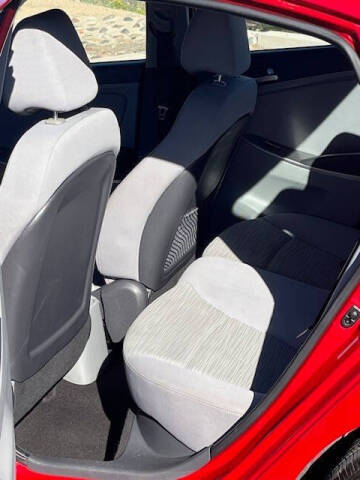 2017 Hyundai Accent SE