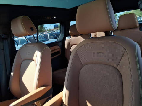 2025 Volkswagen ID. Buzz Pro S Plus 4Motion