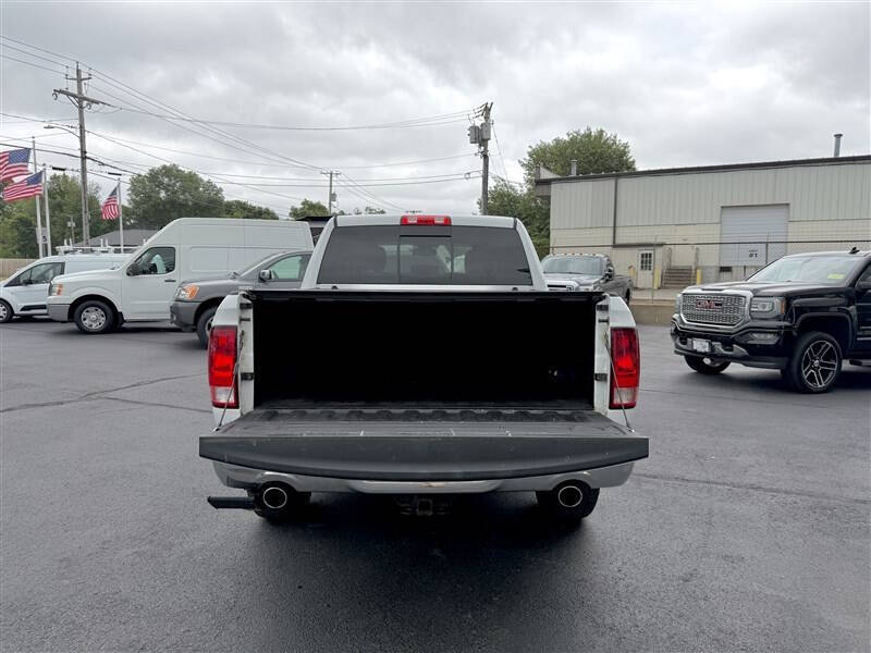 2017 RAM 1500 SLT