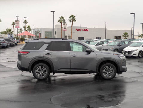 2025 Nissan Pathfinder SV