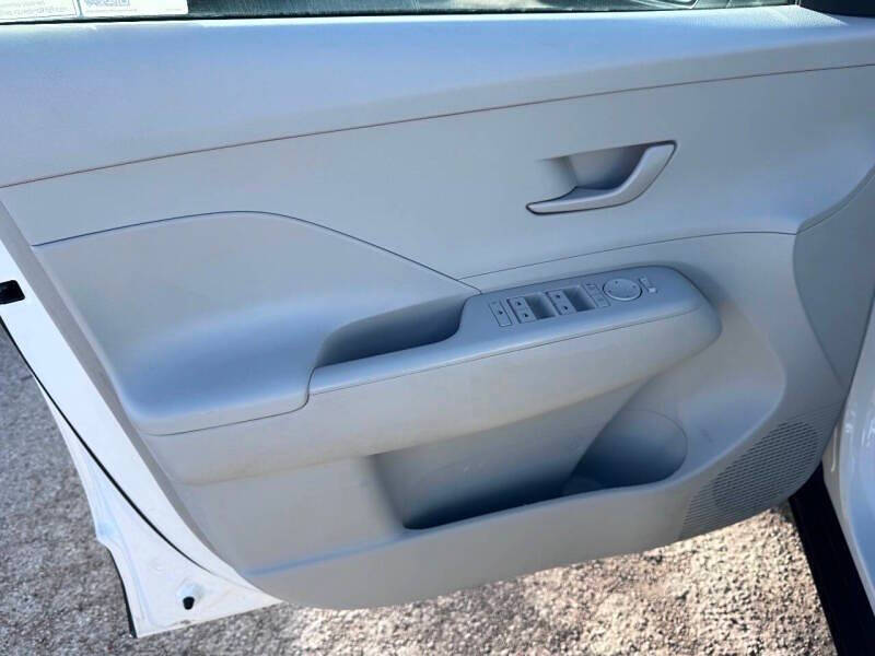 2024 Hyundai Kona SE