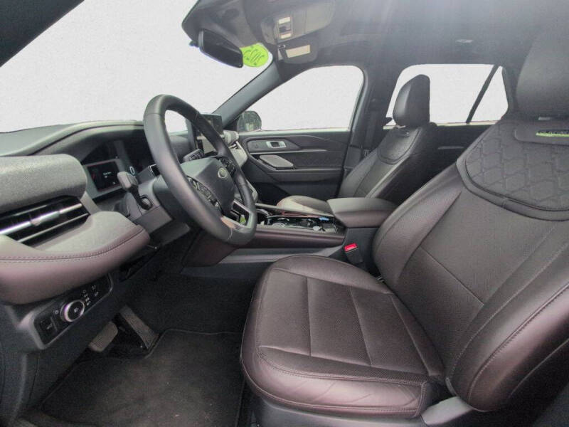 2025 Ford Explorer Platinum