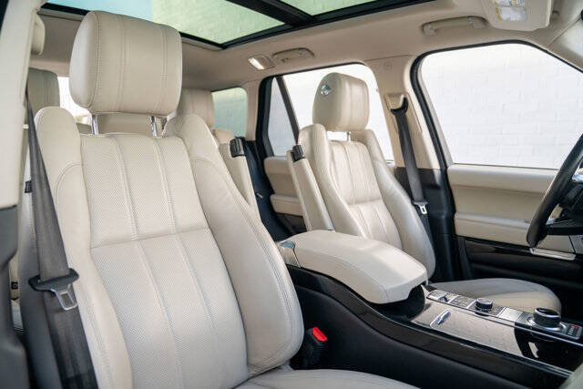 2017 Land Rover Range Rover 34