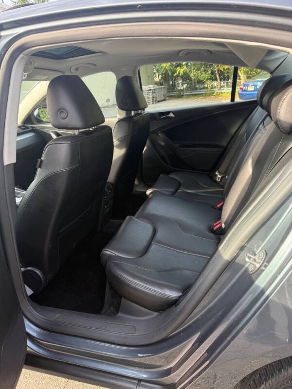 2010 Volkswagen Passat Komfort PZEV