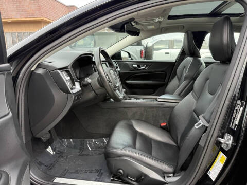 2020 Volvo S60 T5 Momentum