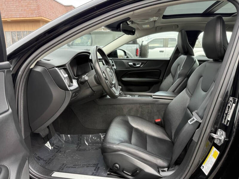 2020 Volvo S60 T5 Momentum