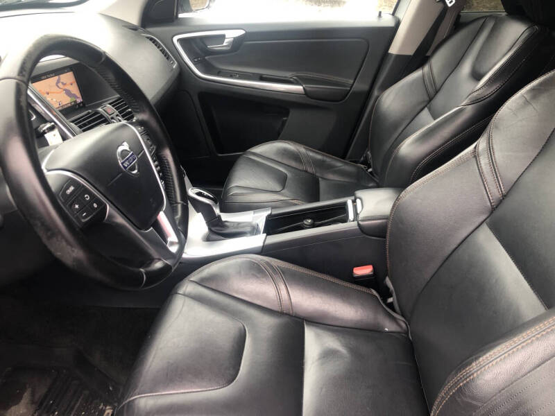 2017 Volvo XC60 T5 Dynamic