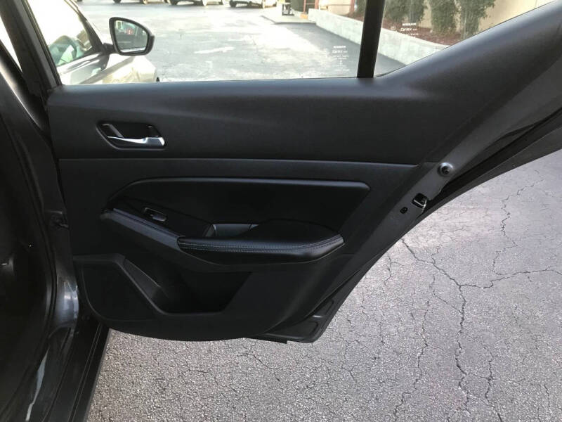 2021 Nissan Altima 2.5 SV