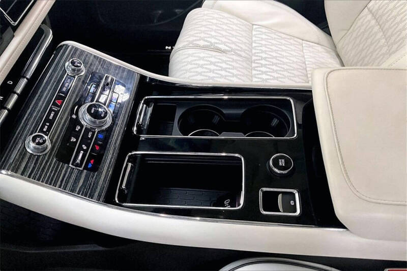 2022 Lincoln Aviator Black Label