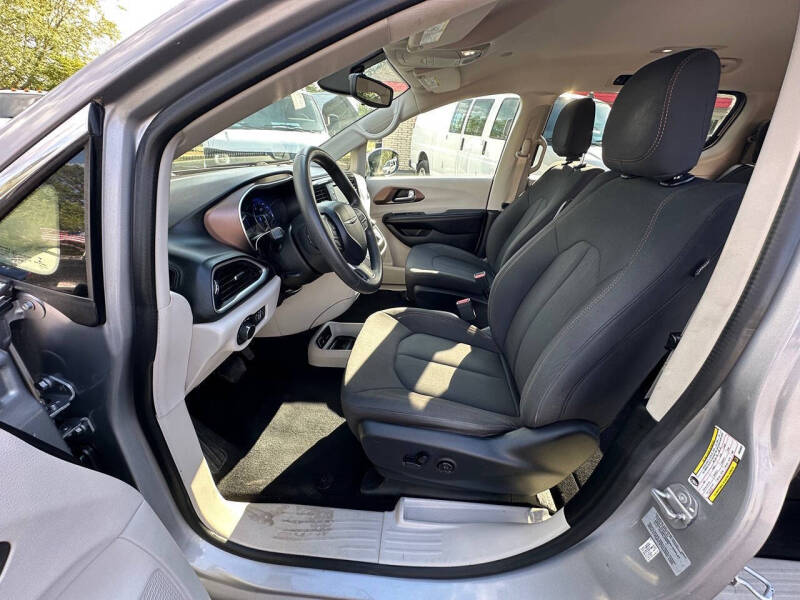 2017 Chrysler Pacifica LX