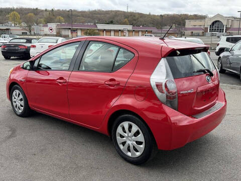 2013 Toyota Prius c Two