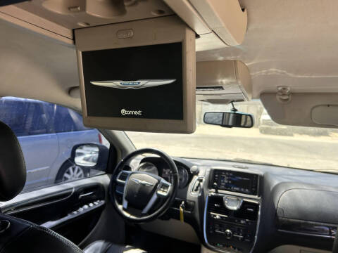 2014 Chrysler Town and Country Touring