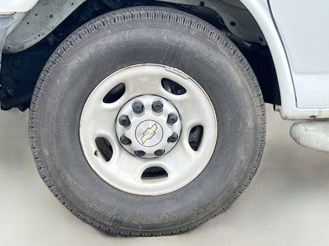 2023 Chevrolet Express 2500