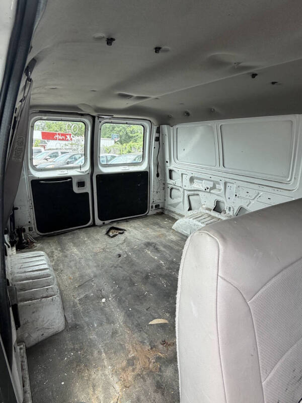 2002 Ford E-Series E-250