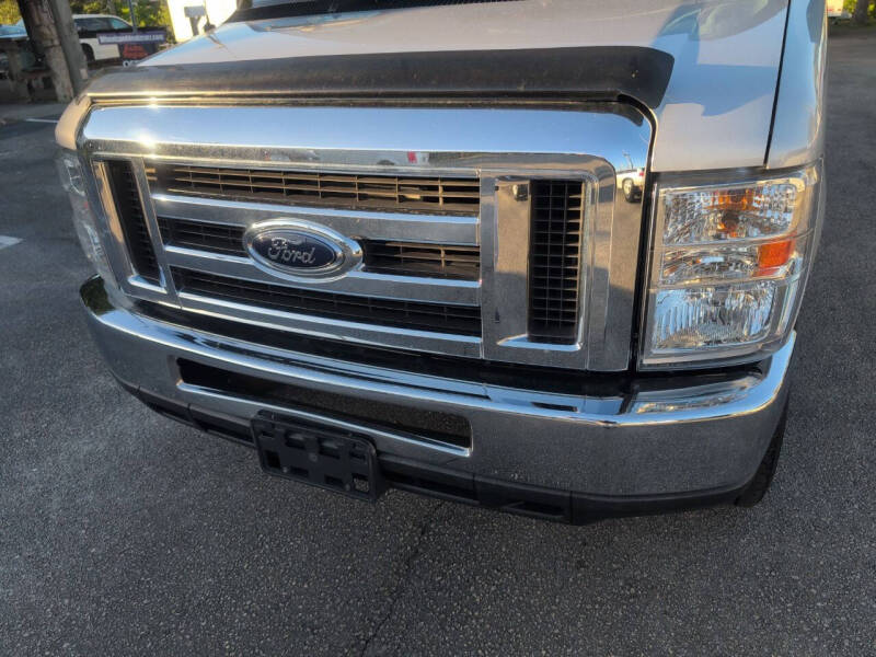 2014 Ford E-Series E-150 XLT